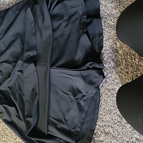 STUNNING NEW STRIPED SKIRT ONE PIECE BOY SHORT BATHING SUIT - Picture 7 of 9